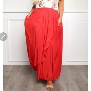 Same skirt on the picture but in black color